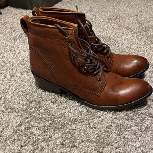 Frye Carson lace up ankle boot size 6.5